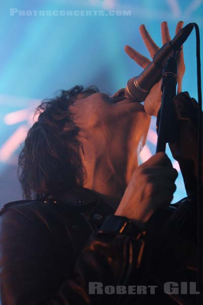 THE STROKES - 2006-06-29 - PARIS - Zenith - Julian Casablancas